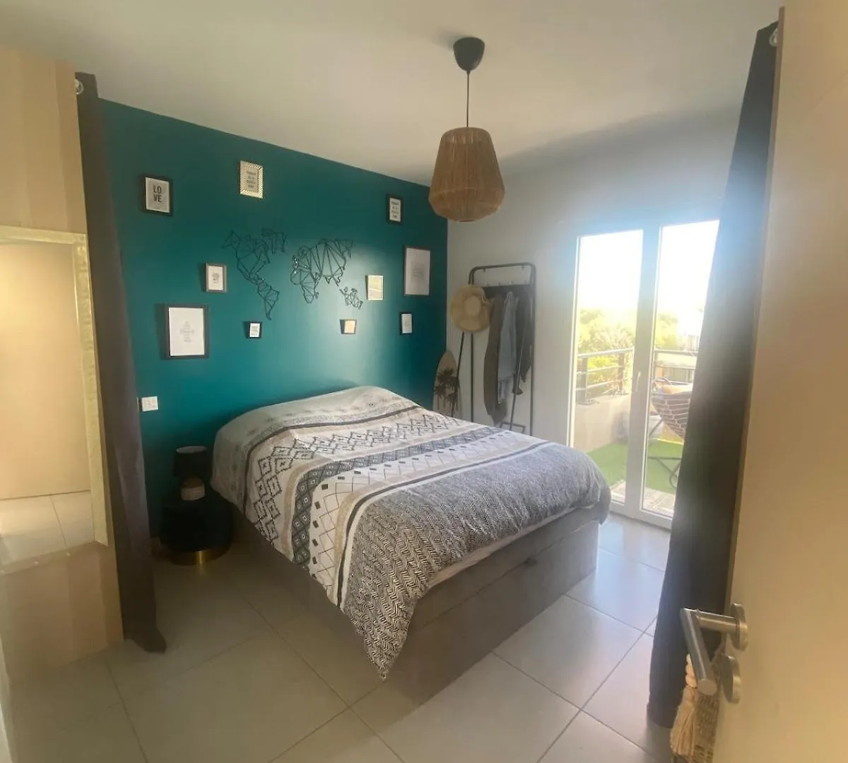 Appartement Toit Terrasse, Piscine, Plages A 10Min Et Parking Frejus