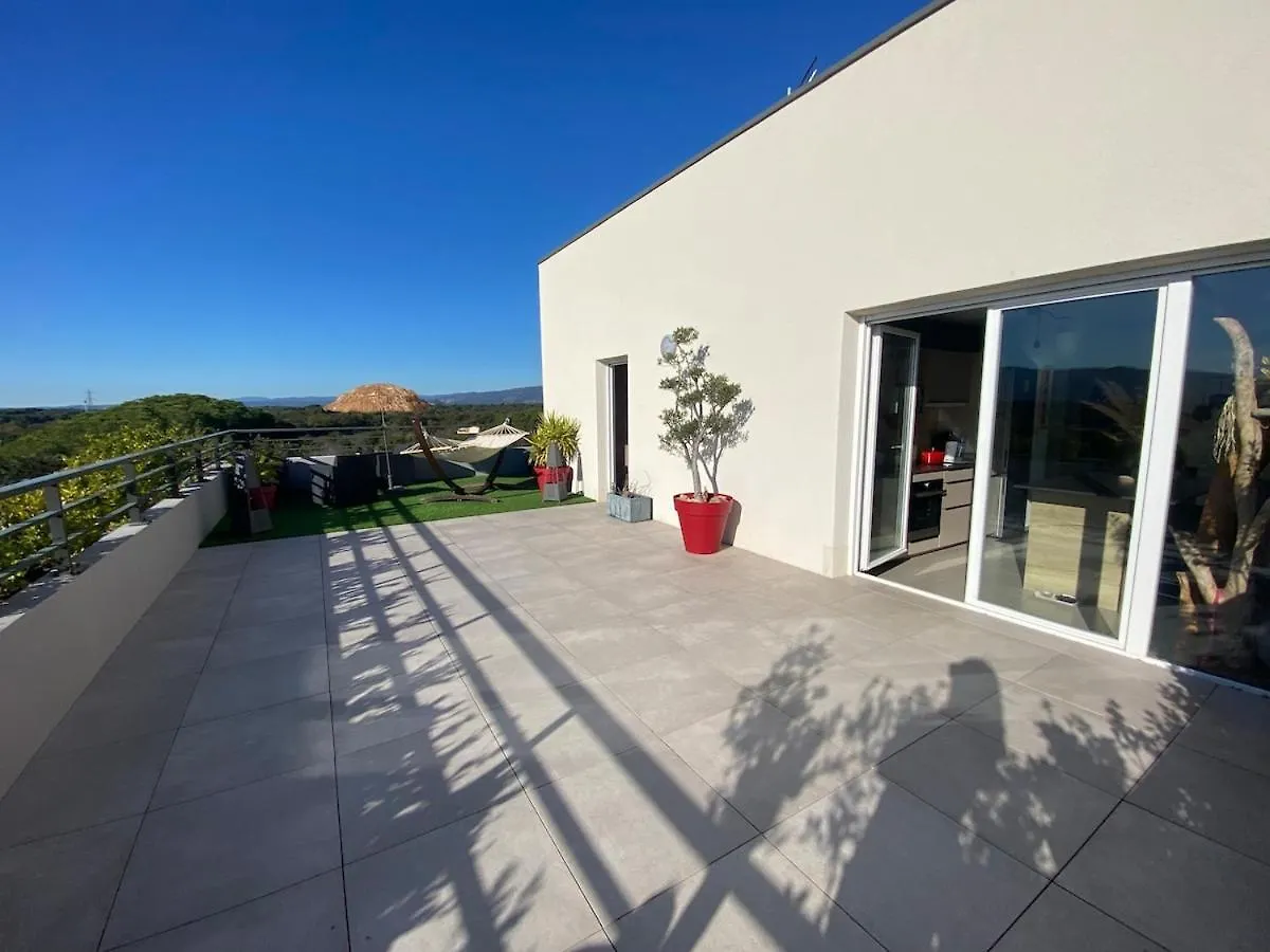 Apartment Appartement Toit Terrasse, Piscine, Plages A 10Min Et Parking Frejus