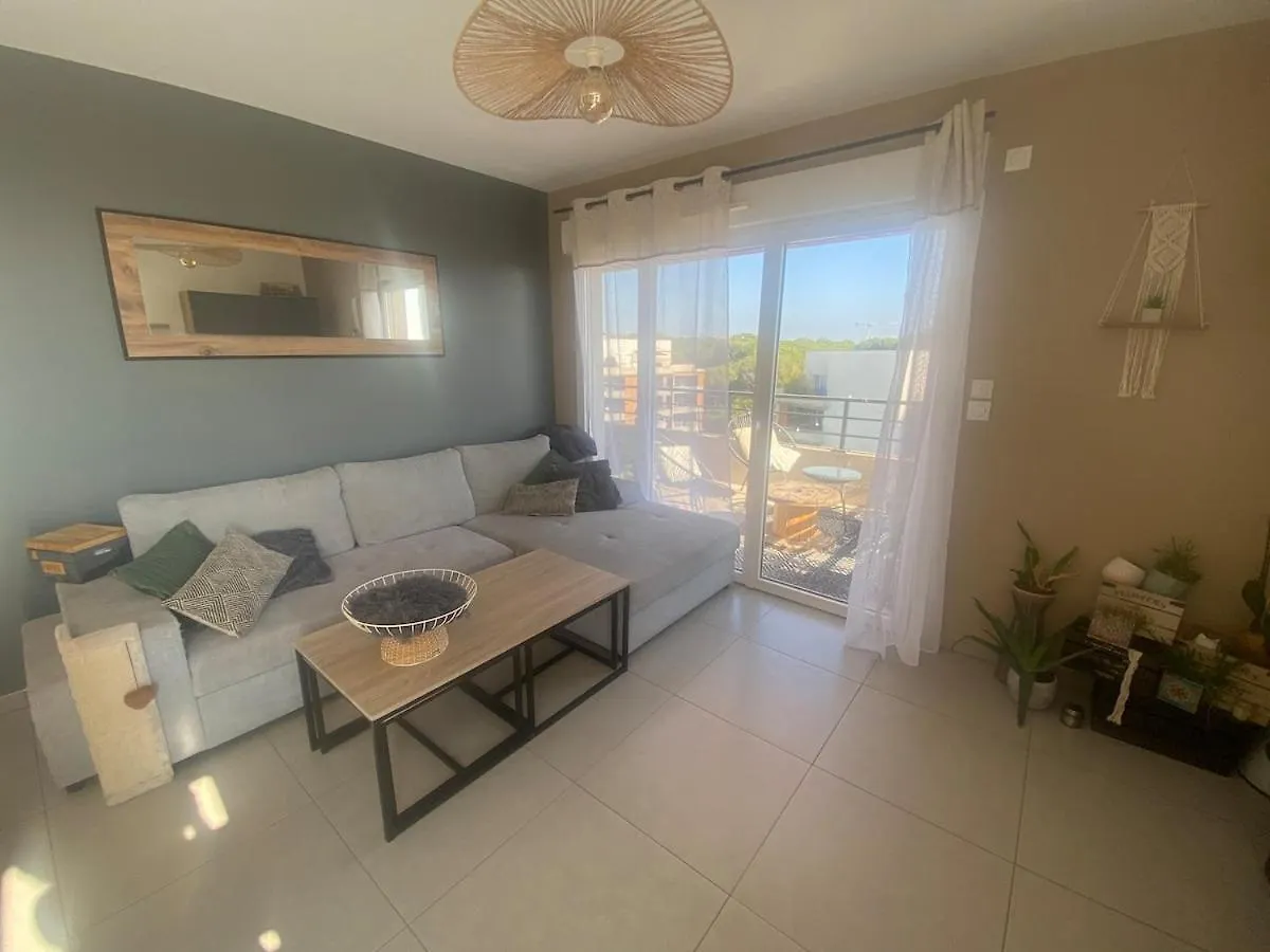 Appartement Toit Terrasse, Piscine, Plages A 10Min Et Parking Frejus France