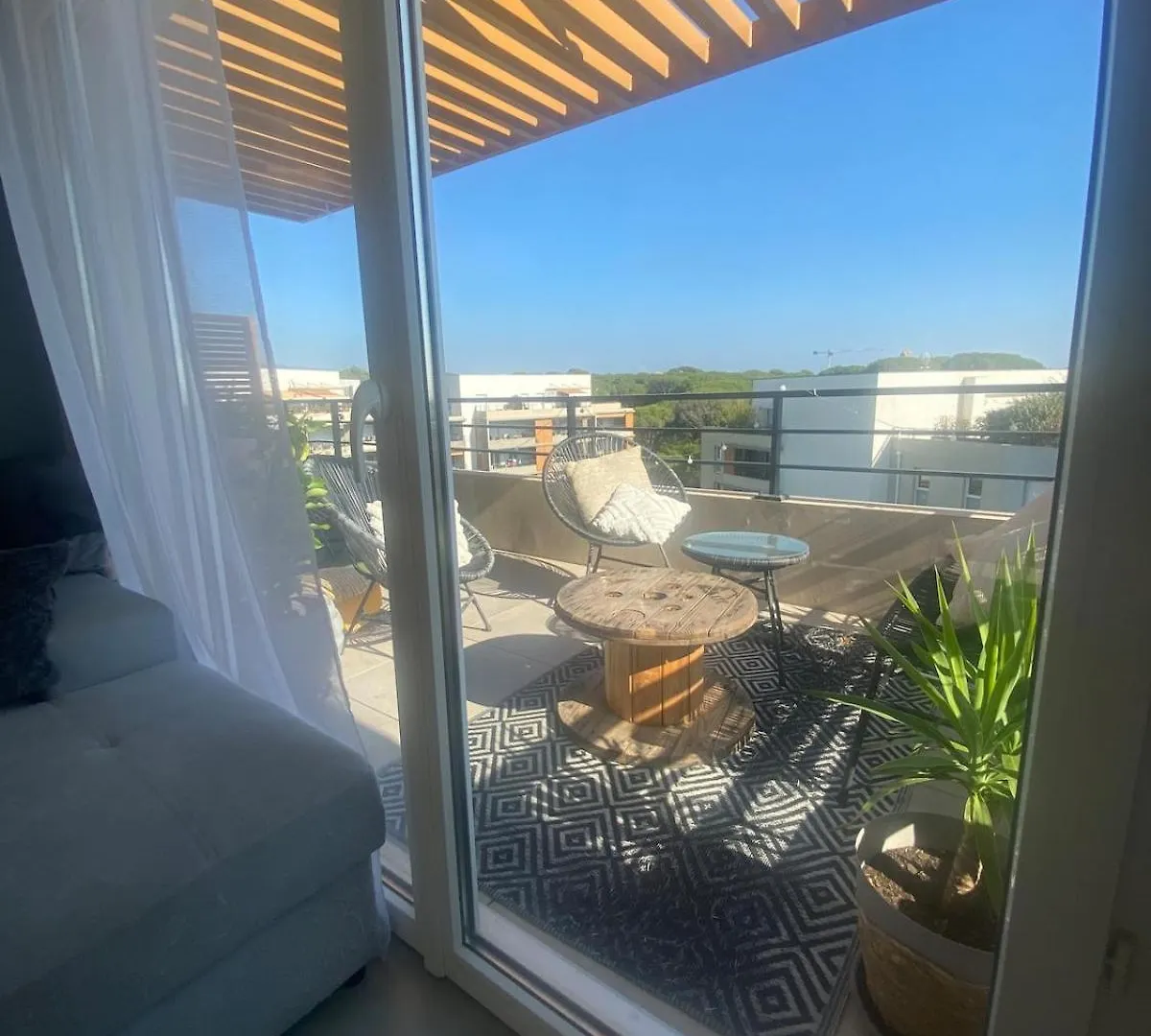 Apartment Appartement Toit Terrasse, Piscine, Plages A 10Min Et Parking Frejus