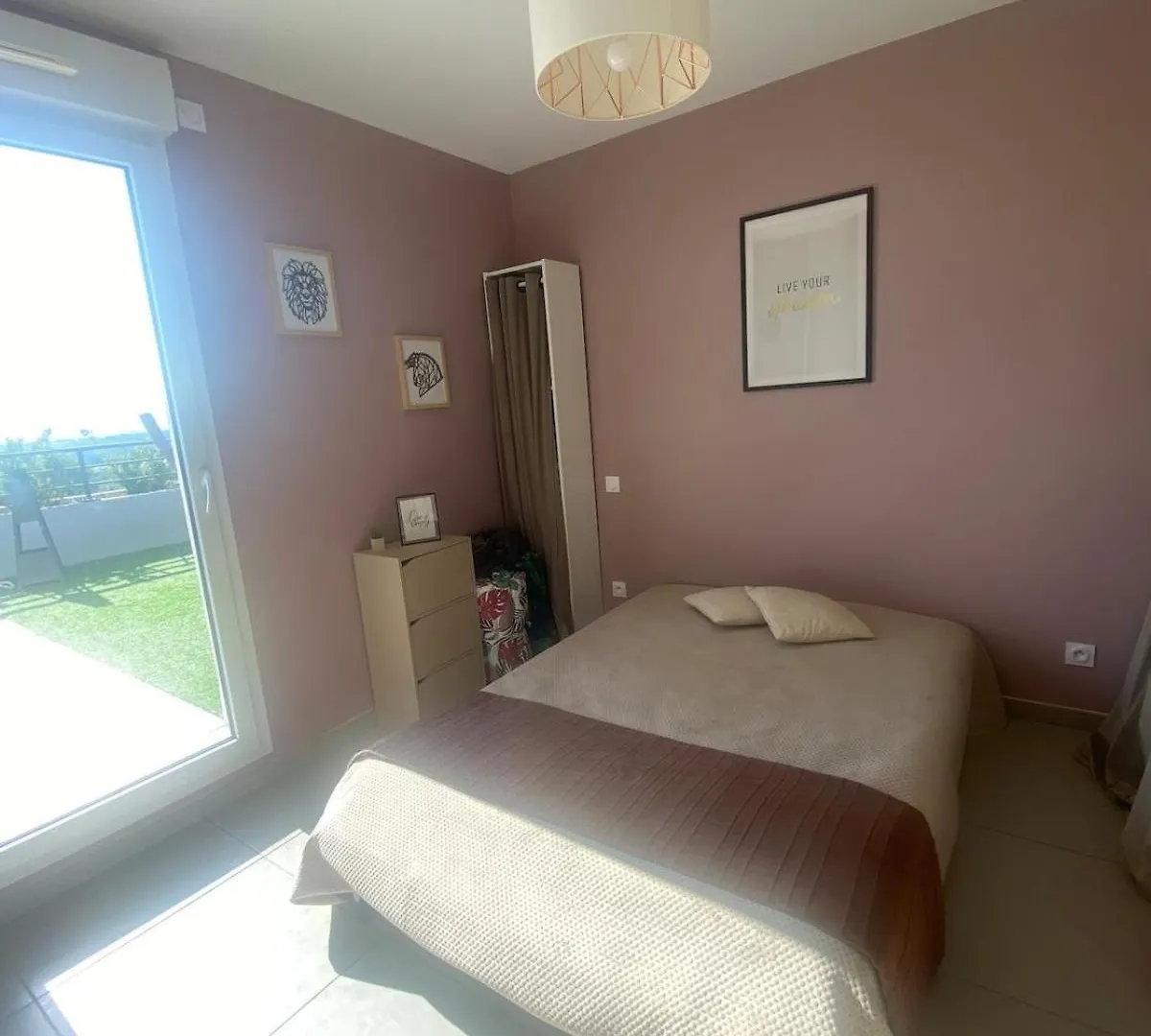 Appartement Toit Terrasse, Piscine, Plages A 10Min Et Parking Frejus Apartment
