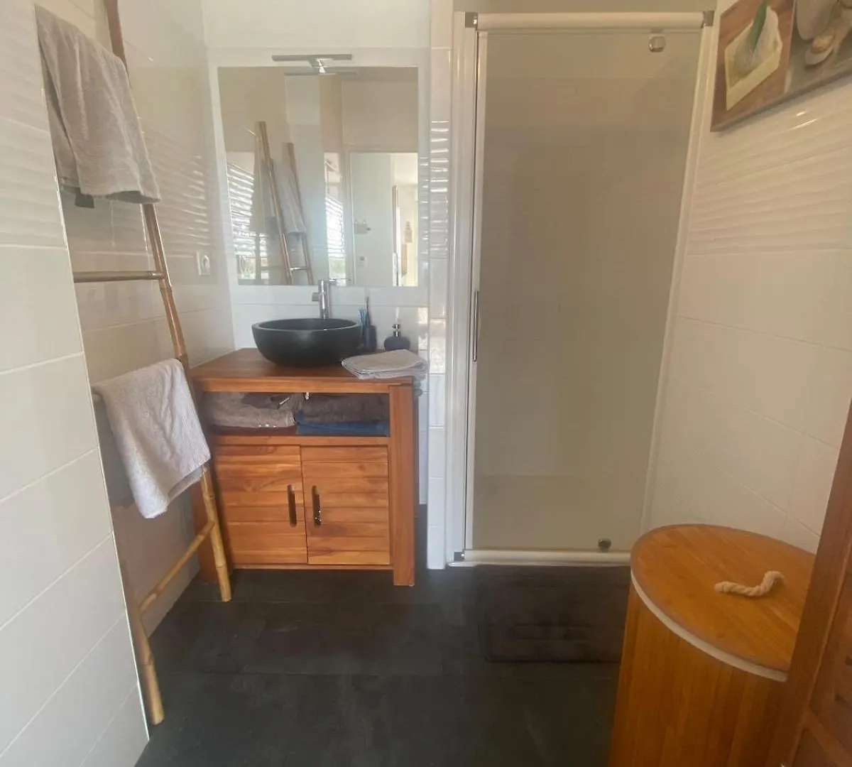 Appartement Toit Terrasse, Piscine, Plages A 10Min Et Parking Frejus France